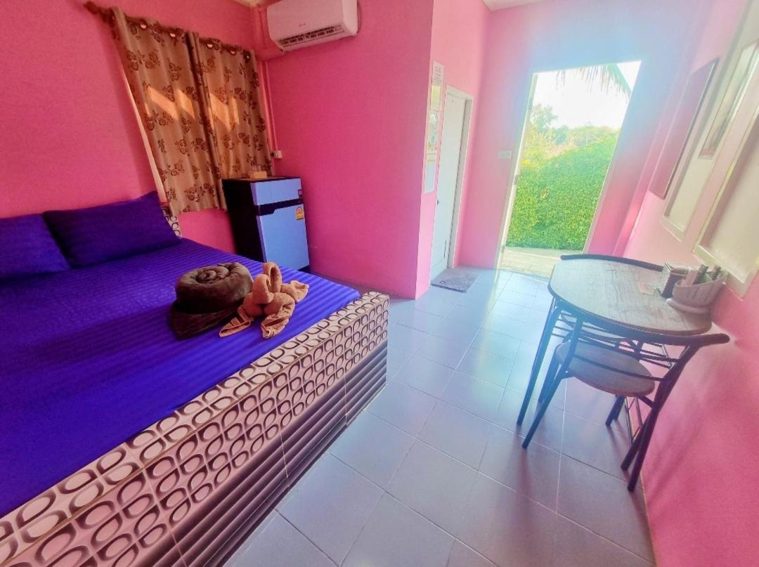 In Love Resort Chai Nat Exterior foto